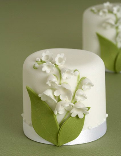 20 Mini Wedding Cakes Too Good To Eat! Plus Tutorials! 23 Mini Lily of the Valley Mini Wedding Cakes