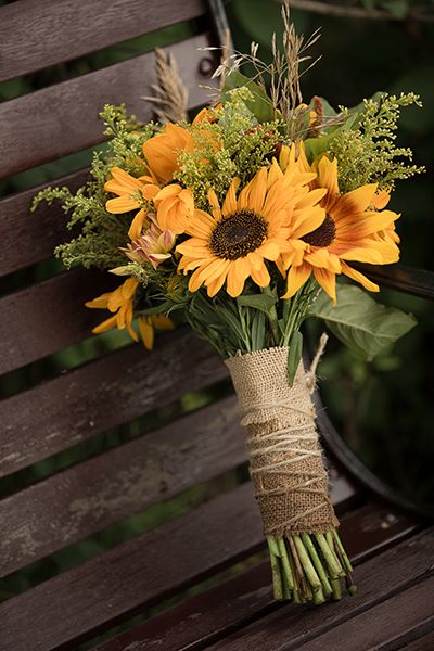Rustic sunflowers wedding bouquet