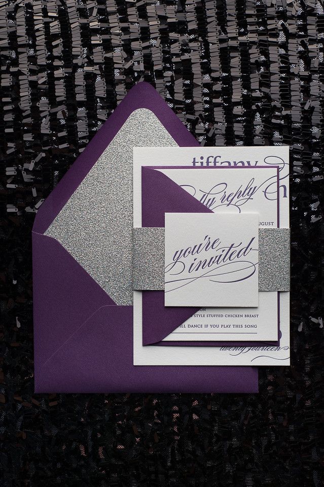 Suite Plum and Glitter Wedding Invittaions