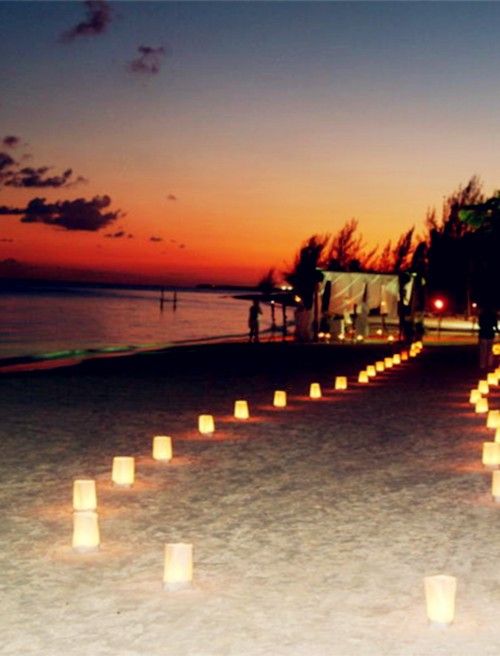 beach wedding light decor- romantic beach wedding decor idea