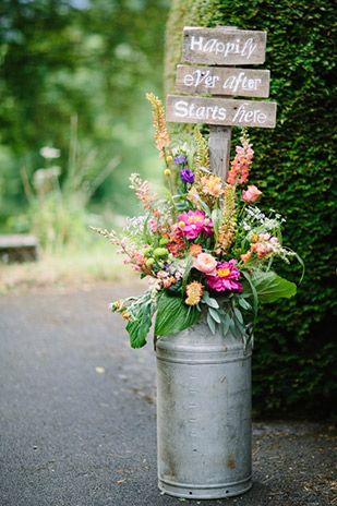 50 Awesome Wedding Signs You'll Love  Deer Pearl Flowers