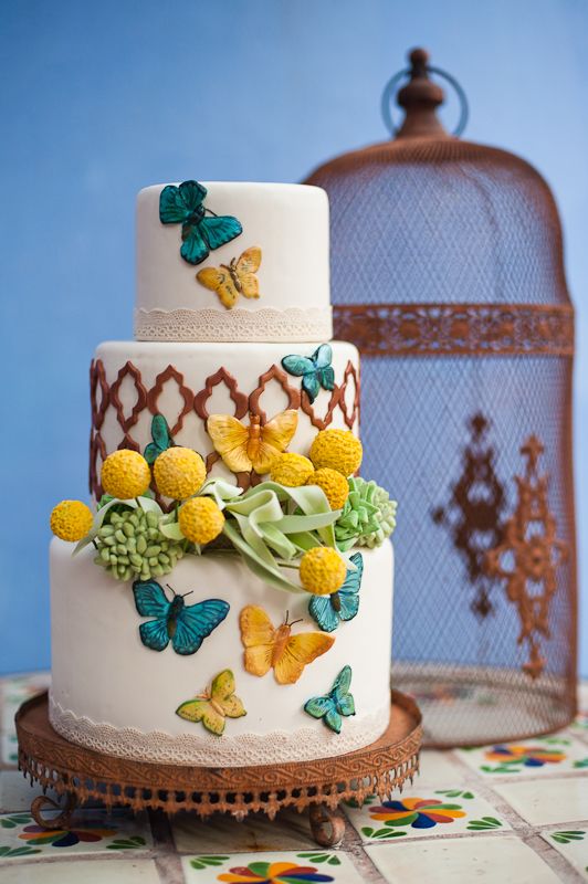 garden wedding cake ideas-butterfly and billy balls wedding cake