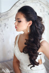 half up half down wavy bridal hairstyle picture