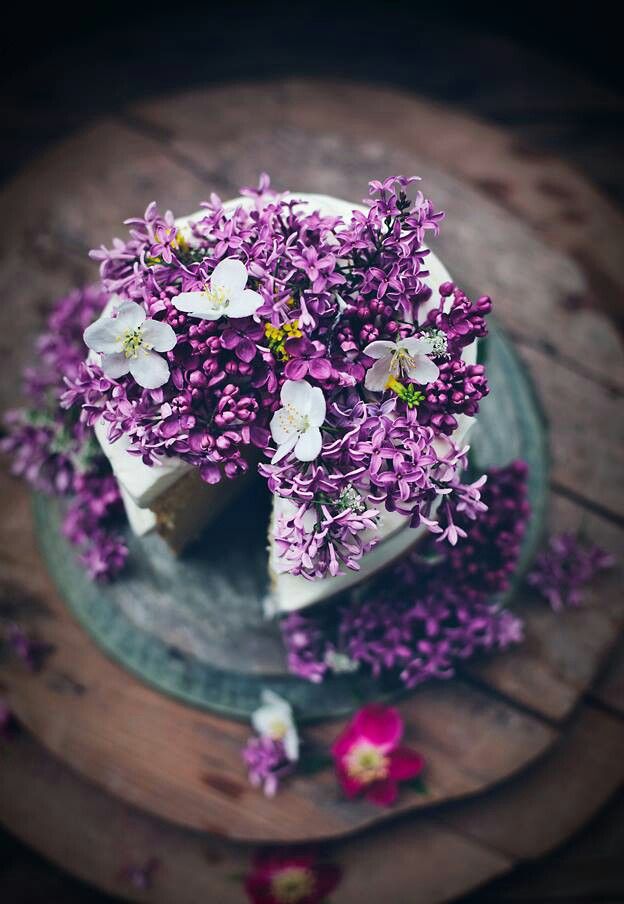 lilac purple wedding cake