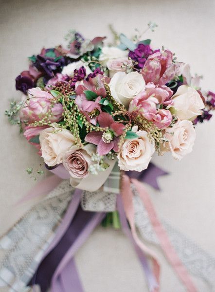pastel purple wedding bouquet for fall