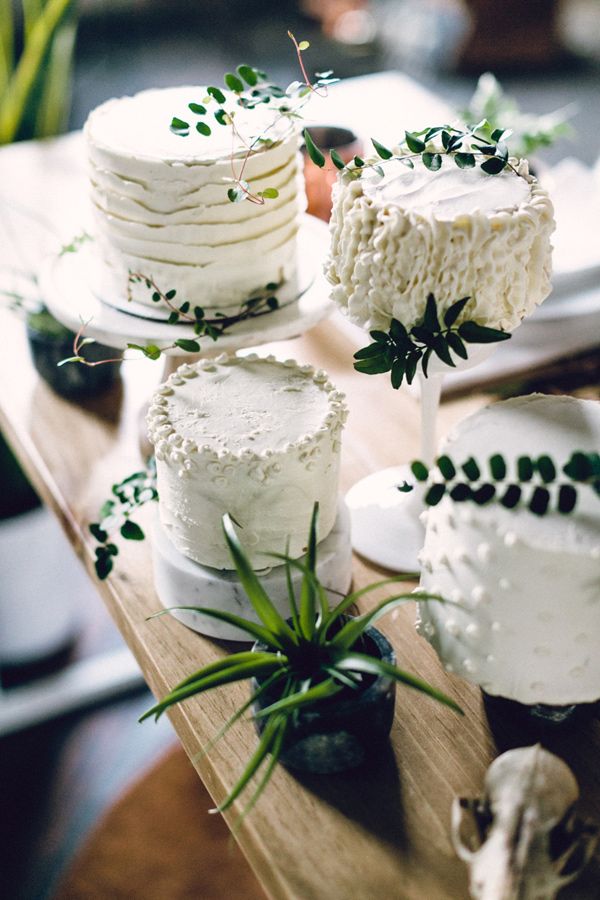 petite white wedding cakes for rustic weddings