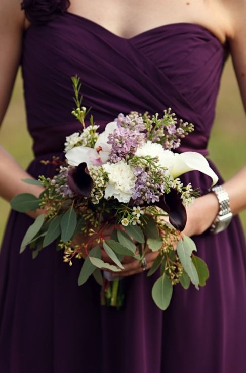 plum bridesmaid dress and lavender bridesmaid bouquet