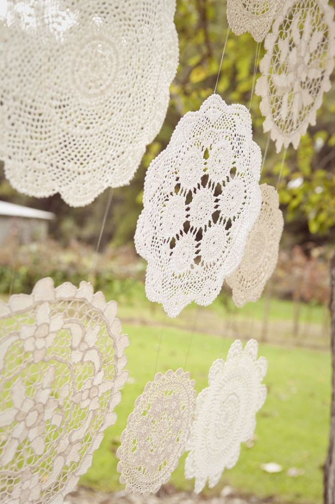 vintage-romantic lace wedding decor