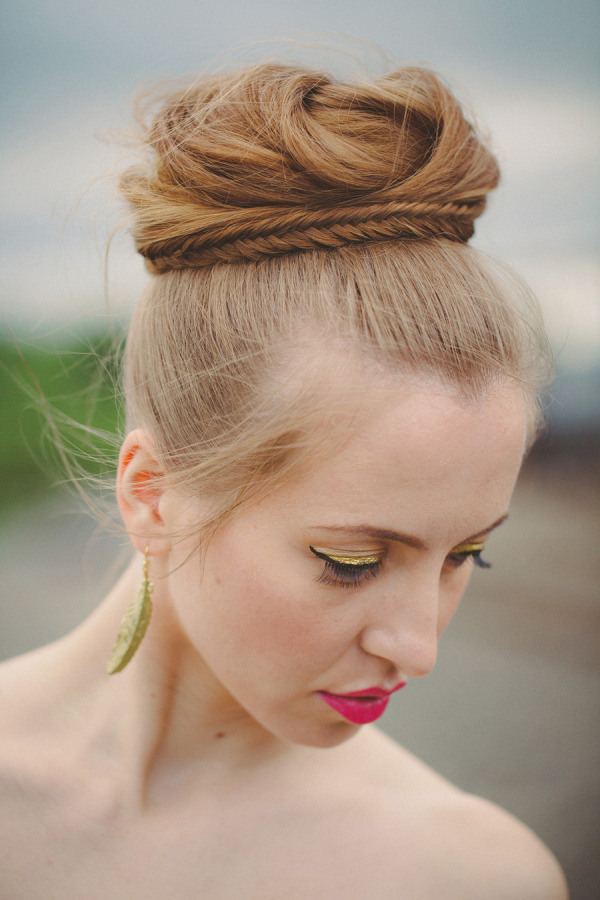 30 Top Knot Bun Wedding Hairstyles That Will Inspire With