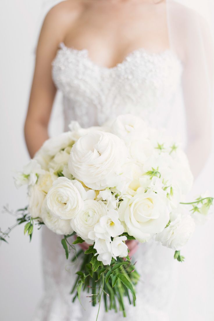 Chic all white wedding bouquet