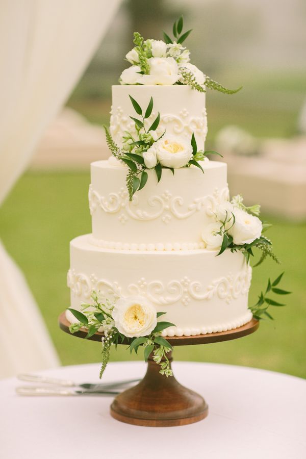 40 Romantic and Timeless Green Wedding Color Ideas 18