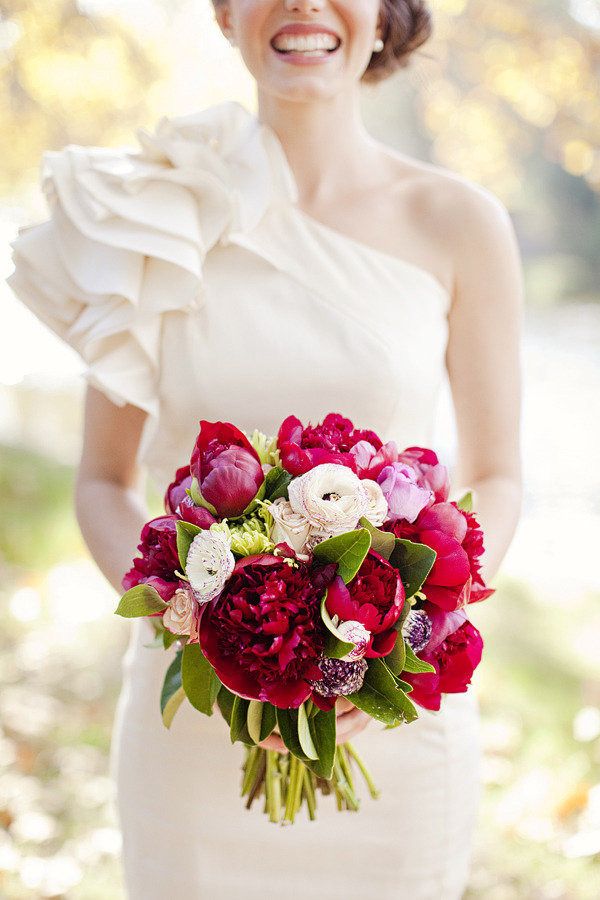 Red Penoy Bouquet for Fall Weddings