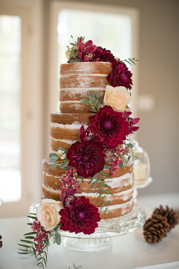 40 Dahlias Wedding Bouquets and Cakes 19 Rustic Naked Cake with Burgundy Dahlias