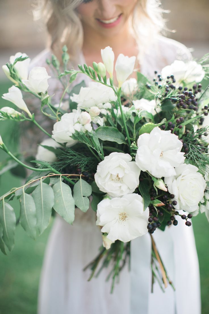 White Fresh Flowers Wedding Bouquet