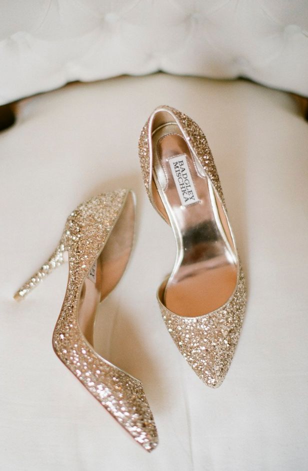 30 Grown-Up Ways to Use Glitter At Your Wedding 9 glittery sparkly Badgley Mischka gold pumps