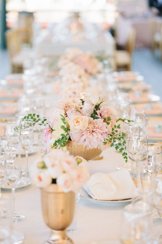 gold and blush pink dahlia wedding table ideas