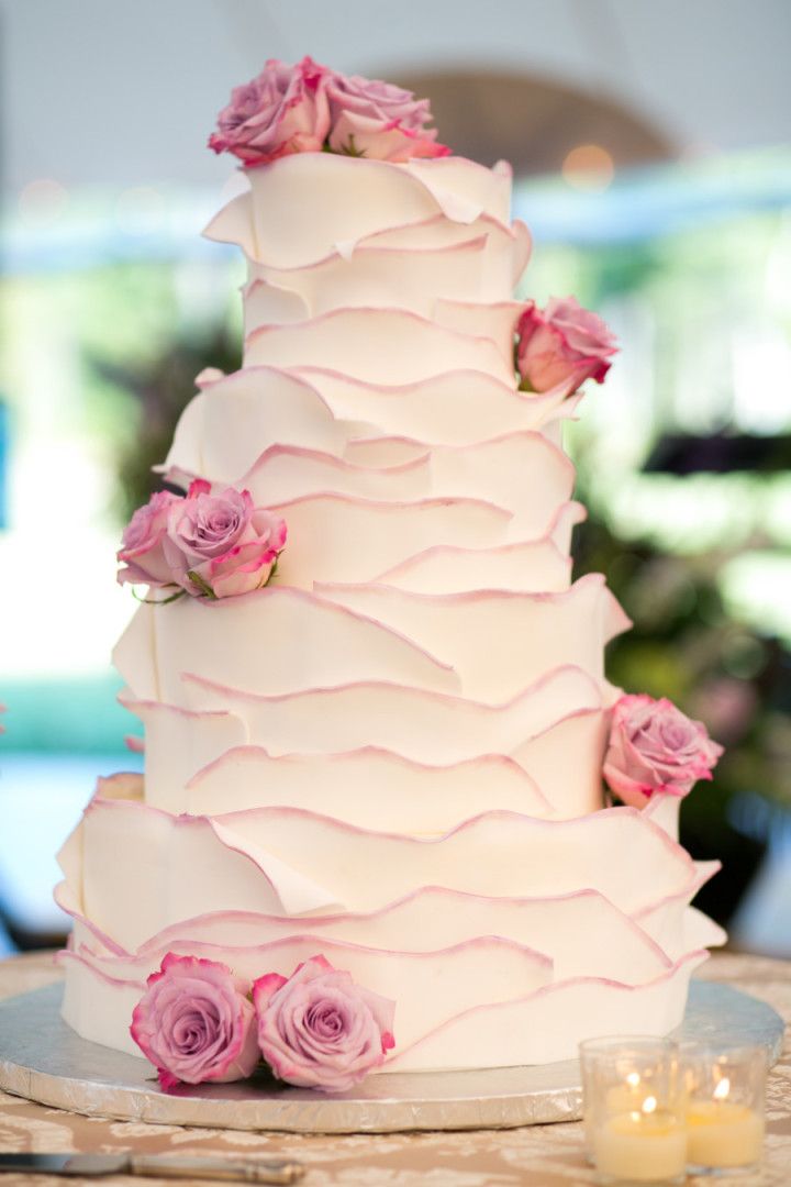pink wedding cake with pink roses