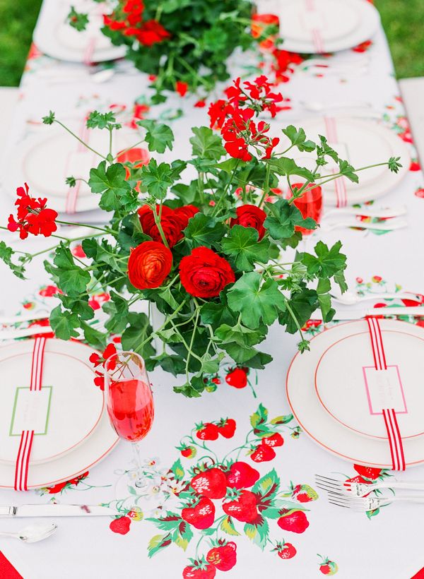 red wedding ideas- strawberry linen