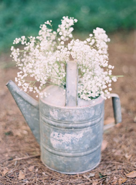 rustic baby's breath display wedding decor ideas