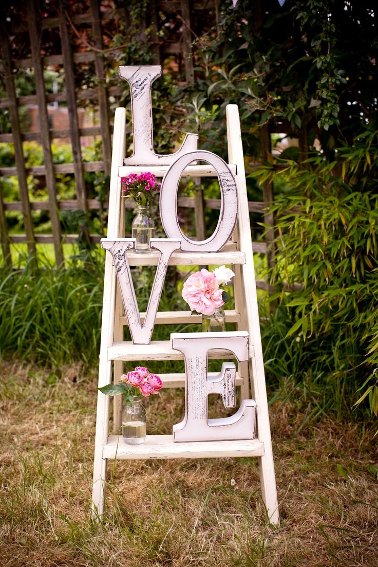 22 Rustic Country Wedding Decoration Ideas with Ladders | WeddingInclude |  Wedding Ideas Inspiration Blog