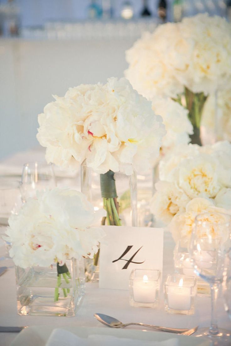 white flowers wedding centerpiece