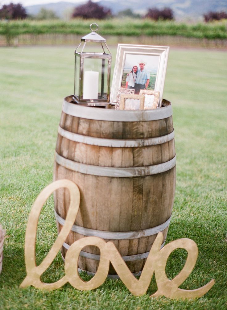 wine barrel wedding decor ideas for rustic weddings