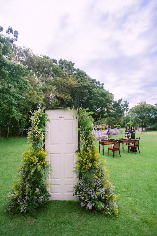 Alice in Wonderland wedding decor