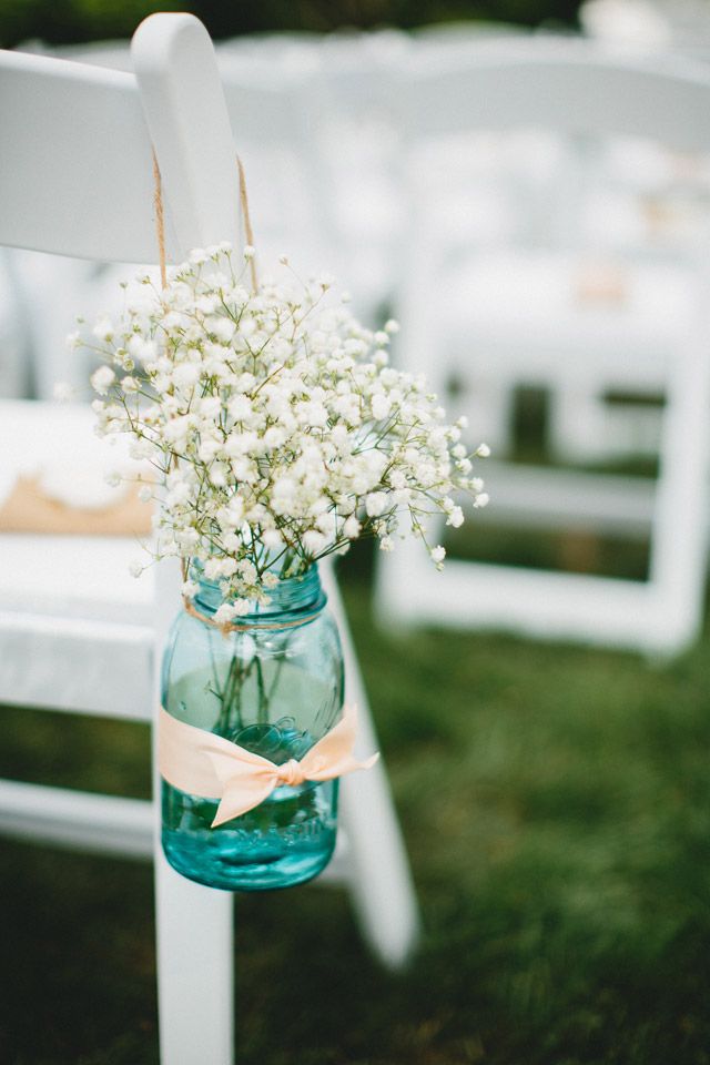 Baby´s Breath and Blue Mason Har Wedding Aisle Decoration