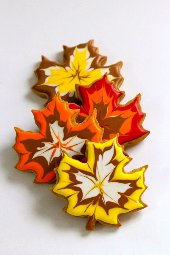 40+ Gorgeous Fall Leaves Wedding Ideas 11 Decorating Cookies