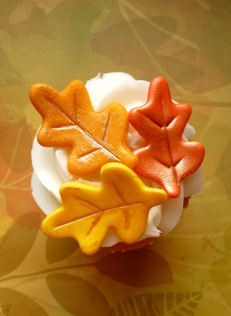 Fondant fall leaves cupcake topper or cake decorations