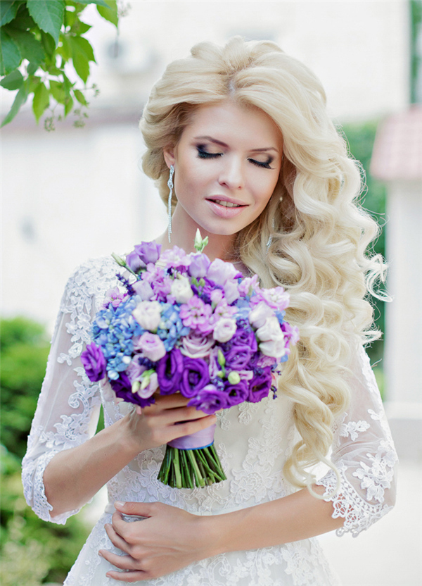 blond long curly wavy wedding hairstyle ideas