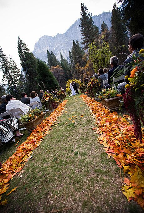 fall wedding aisle idea with fall leaves