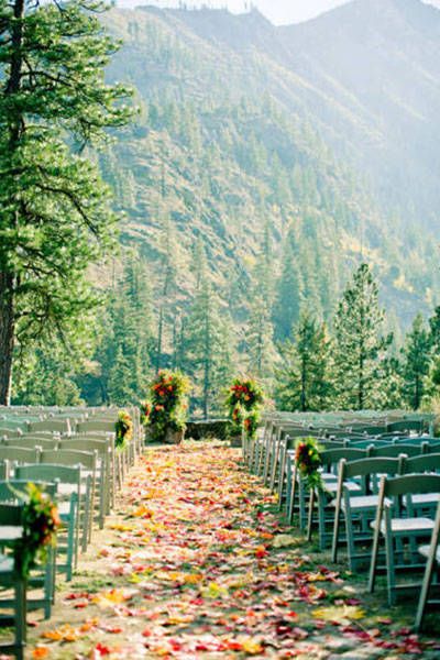 40+ Gorgeous Fall Leaves Wedding Ideas 24 fall wedding venues