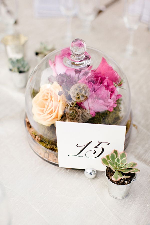 20 Unique Rustic Terrarium Wedding Centerpieces 5 pretty domed jar centerpiece for unusual floral table decorations