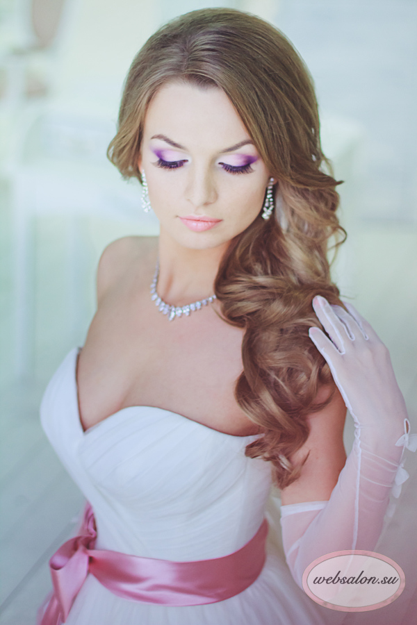 simple long wavy wedding hairstyle