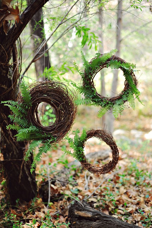 30 Rustic Twigs and Branches Wedding Ideas 15 twig and fern wreath backdrop