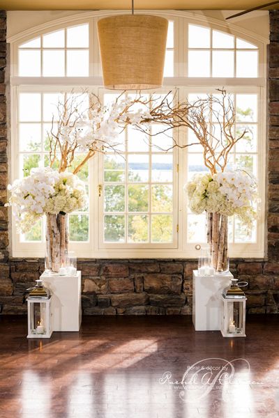 white flowers and wood wedding decor ideas