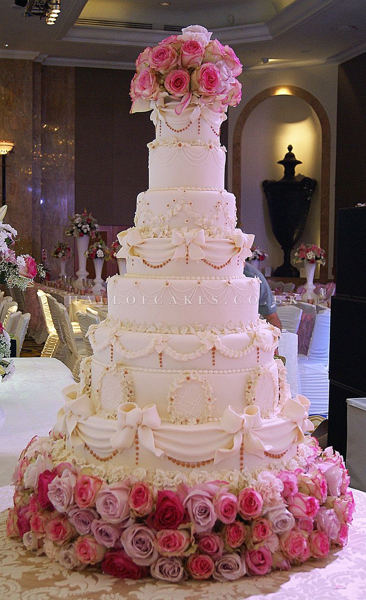 Classic tall wedding cake
