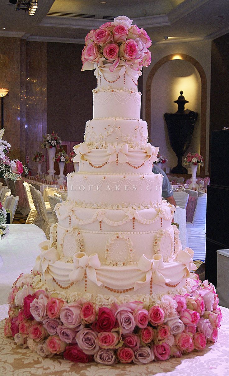 Top 13 Most Beautiful Huge Wedding Cakes - Deer Pearl Flowers