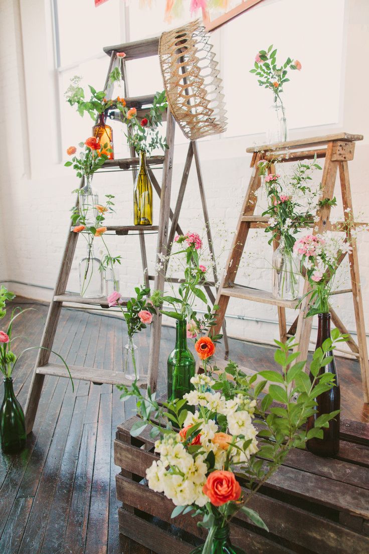 40 Chic Ways to Use Ladder on Rustic / Country Weddings 