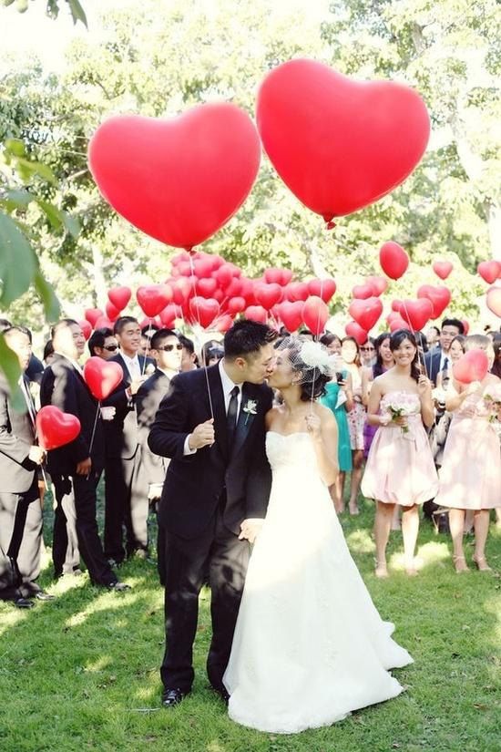 Heart Shape Giant Balloon Valentines Wedding Photo Ideas