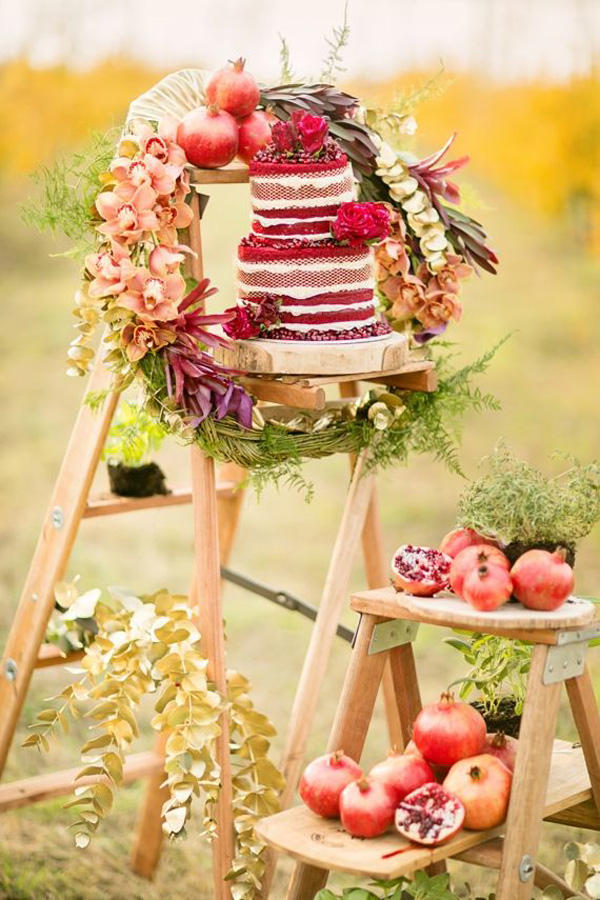 40 Chic Ways to Use Ladder on Rustic / Country Weddings 40 Chic Ways to Use Ladder on Rustic / Country Weddings