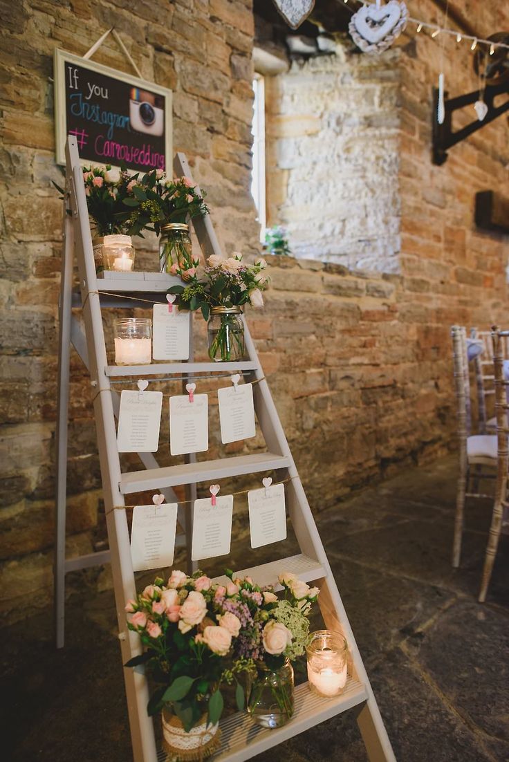 40 Chic Ways to Use Ladder on Rustic / Country Weddings 40 Chic Ways to Use Ladder on Rustic / Country Weddings