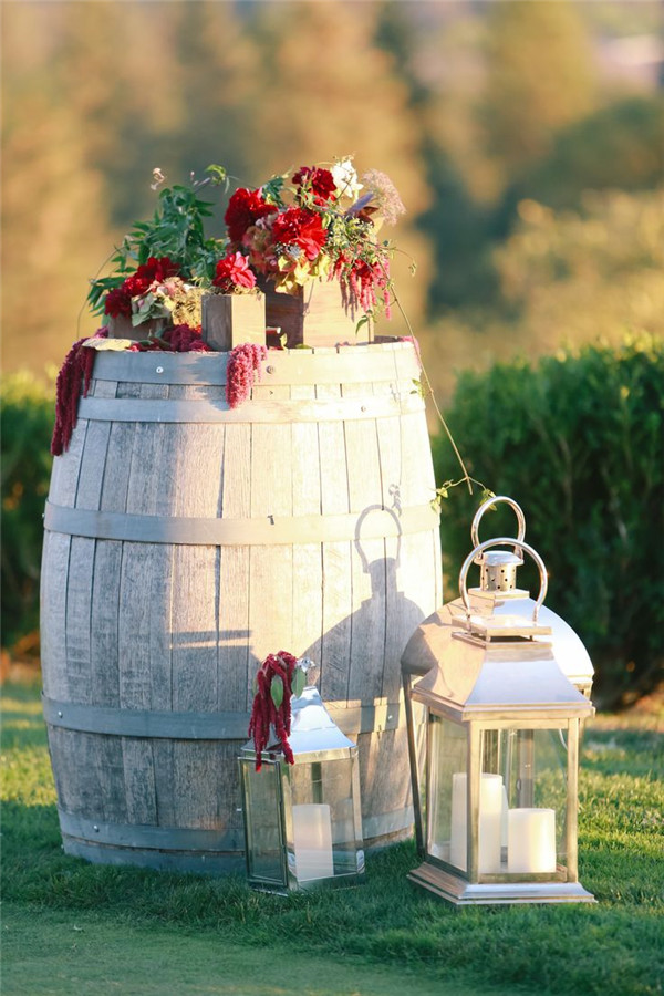 Another 20 Rustic Wine Barrels Wedding Decor Ideas - Deer Pearl Flowers