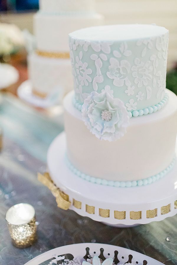 blue and white lace wedding cake
