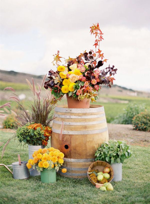 fall outdoor wedding decor ideas with wine barrel