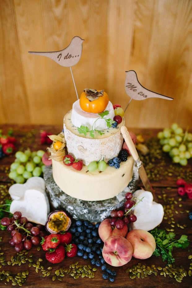 fall wedding cake with fruit for rustic weddings