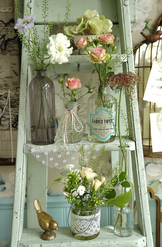 40 Chic Ways to Use Ladder on Rustic / Country Weddings 40 Chic Ways to Use Ladder on Rustic / Country Weddings