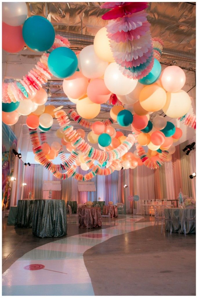 pastel giant ballons wedding decor ideas
