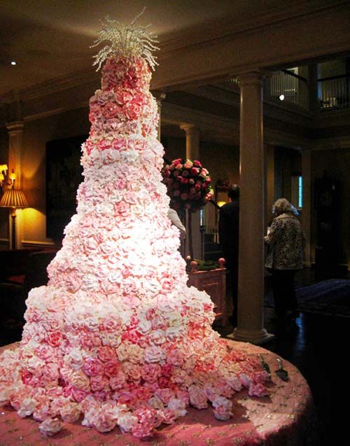 pink flowers huge wedding cake